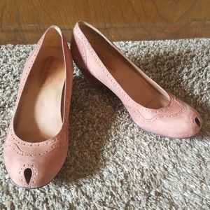 Brown leather kitten heels